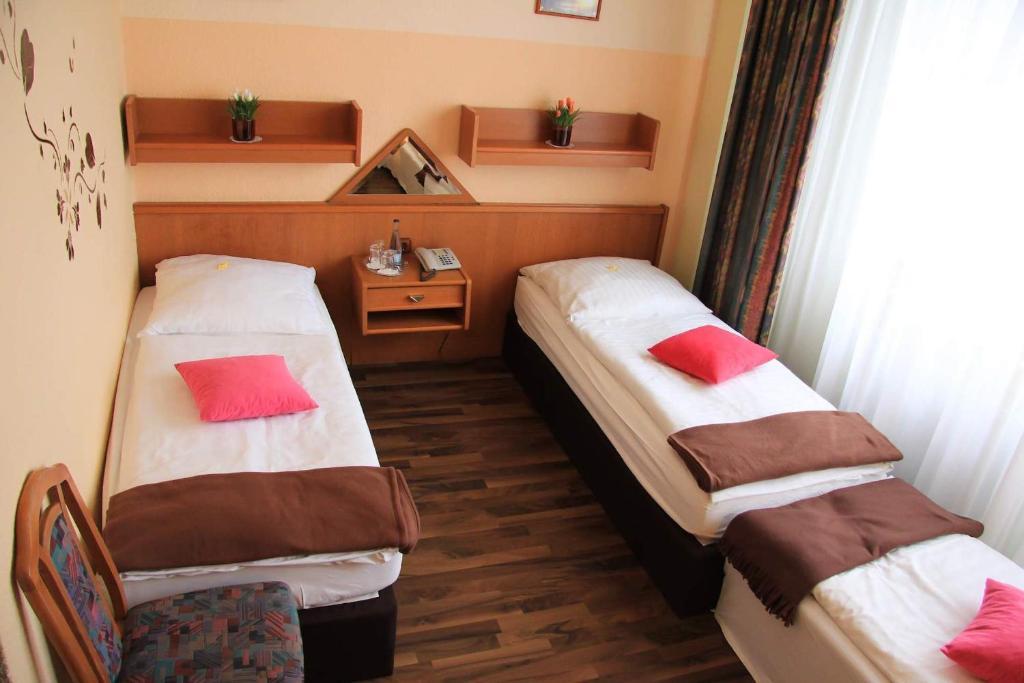 Hotel Columbia Berlin Room photo